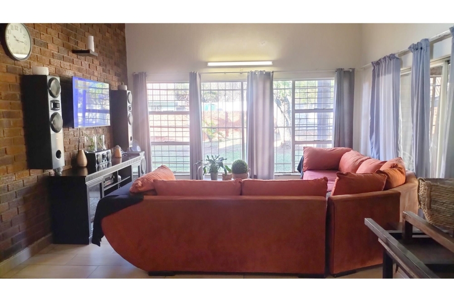 5 Bedroom Property for Sale in Elandsrand North West
